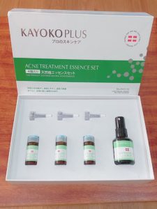 Gợi ý loại serum trị mụn cho da nhạy cảm nhẹ dịu nhất